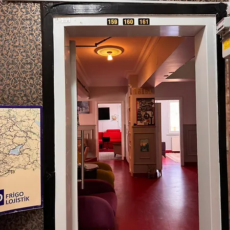 Transit Capsule hotel
