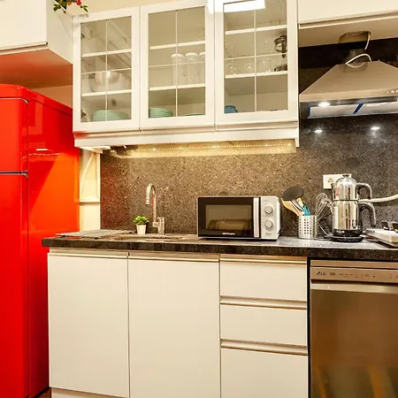 Stylish Flat Near Istiklal Street Apartment *
