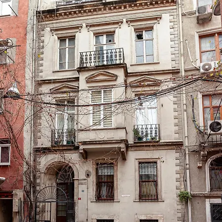 Stylish Flat Near Istiklal Street Apartment *