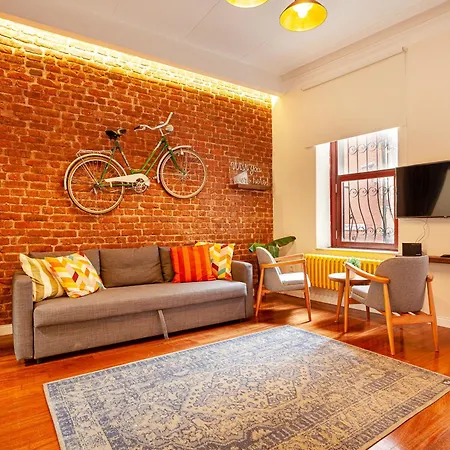 Stylish Flat Near Istiklal Street Apartment