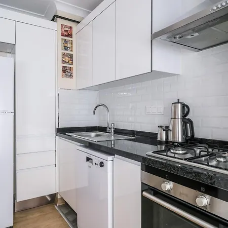 Cozy Flat 10 Min To Aqua Florya Mall In Bakirkoy *