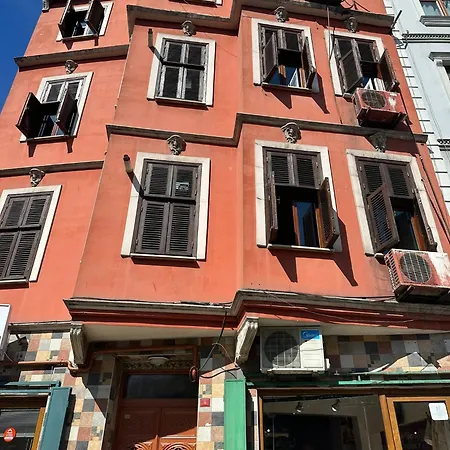 Taksim'de Istiklal Caddesine Cok Yakin Istanbul