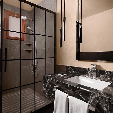 Decamondo Galata, A Tribute Portfolio 5* איסטמבול