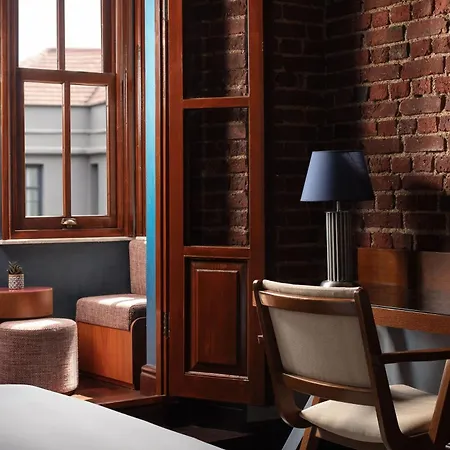 Decamondo Galata, A Tribute Portfolio 5*