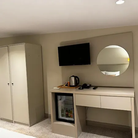Hotel Astro Suitess