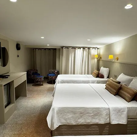 Astro Suitess Hotel *