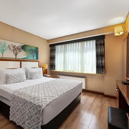 Golden City Hotel