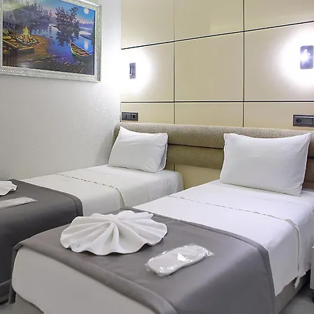 Hotel Amara Old & 3*