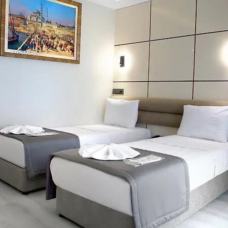 Amara Old & 3*