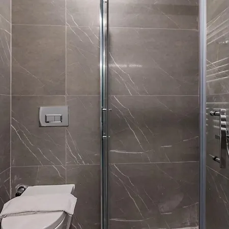 Modern With Fantastic City View In Kadikoy