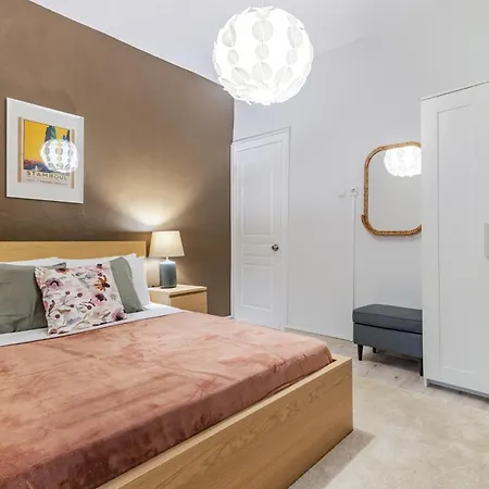 Chic And Roomy Flat Near Citys Nisantasi Mall *