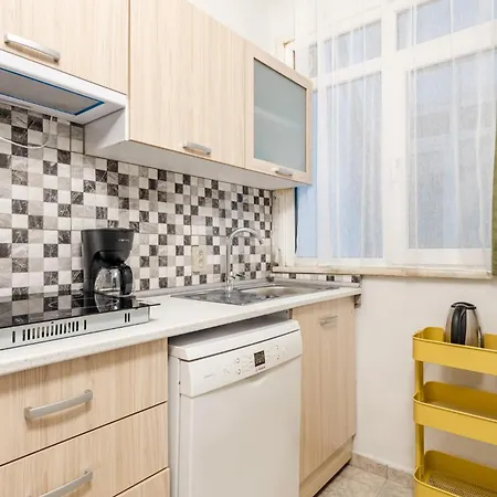 Chic And Roomy Flat Near Citys Nisantasi Mall Istanbul