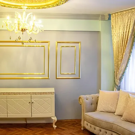Apartment 3 Diffrent Family At Center Walking 5 Minutes Istanbul