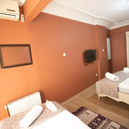 3 Diffrent Family At Center Walking 5 Minutes Apartment *