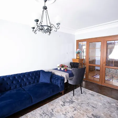 Apartment 3 Diffrent Family At Center Walking 5 Minutes Istanbul