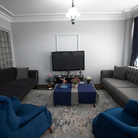Apartment 3 Diffrent Family At Center Walking 5 Minutes Istanbul