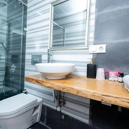 House With 5 Floor And Elevator * Istanbul