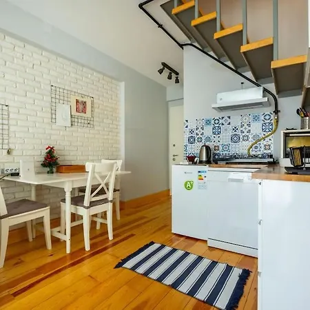 House With 5 Floor And Elevator
