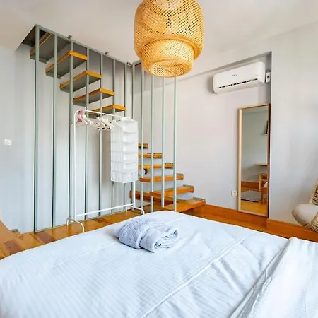House With 5 Floor And Elevator Holiday home *