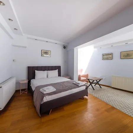 Apartment Maison Detroit Iconic 3br Triplex With Great Views *