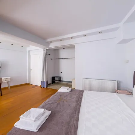 Maison Detroit Iconic 3br Triplex With Great Views Apartment