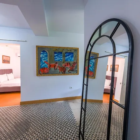 Maison Detroit Iconic 3br Triplex With Great Views Apartment