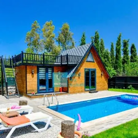 Deniz Aral Tiny House Luxury tent *