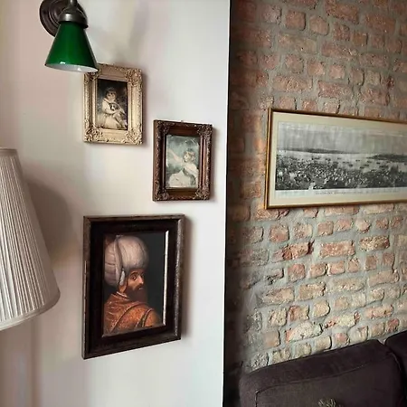 2br, 2ba, 2nd Floor Of Historical Building, Galata Istanbul