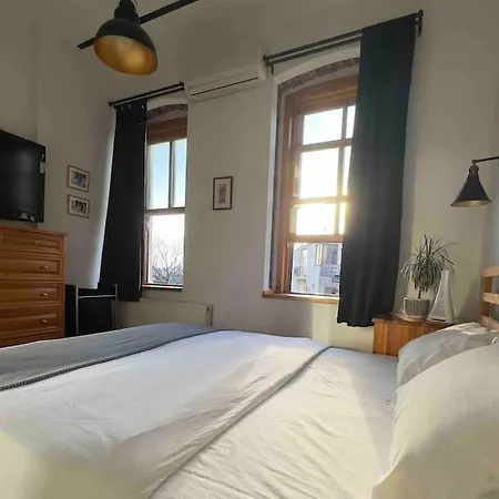 2br, 2ba, 2nd Floor Of Historical Building, Galata Apartamento Estambul