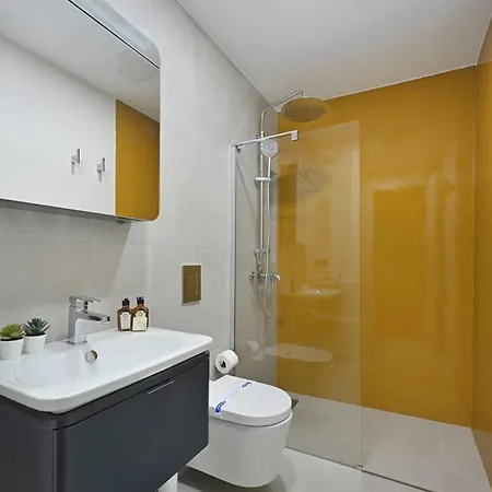 Modern Bright Newly Designed 2bed2bath Home! #216 * Стамбул