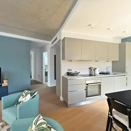 Modern Bright Newly Designed 2bed2bath Home! #216 Апартаменты Стамбул
