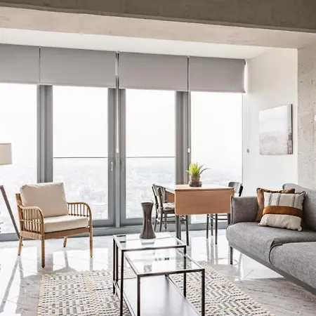 Trendy Cool Bright Parking Poolviews! #254 Apartment