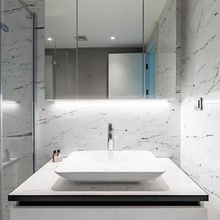 Gorgeous Modern 1bd Views W Poolgym! #255 Apartment *