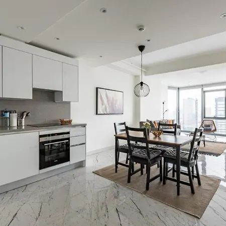 Gorgeous Modern 1bd Views W Poolgym! #255 Apartment