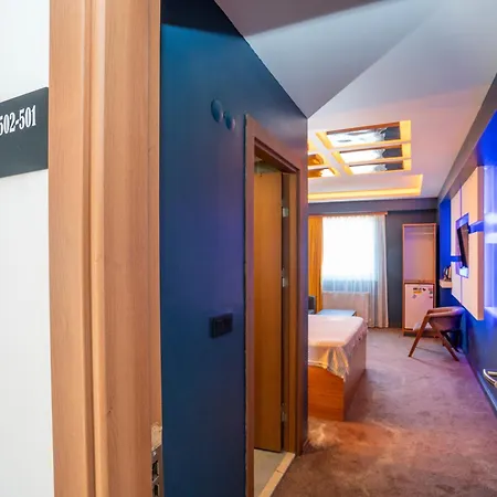 Royal Nest Hotel *