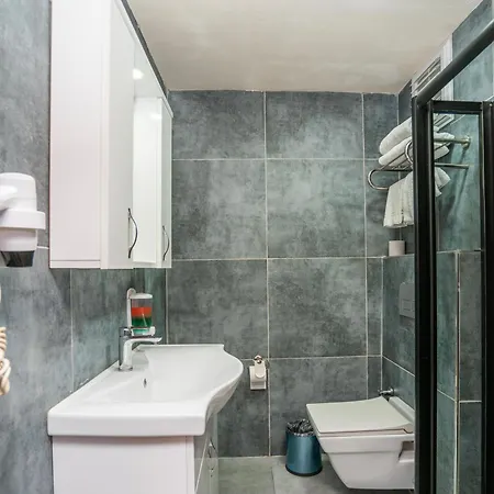 Royal Nest Hotel