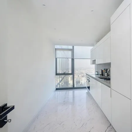 Gorgeous Corner Deluxe 1bd Condopoolviews! #133 Holiday home Istanbul