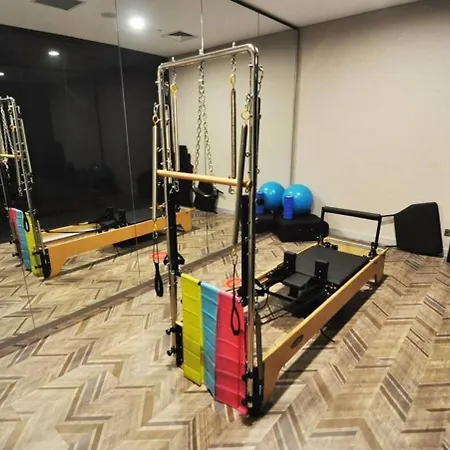 Beautiful Bright Modern 2bd2bath Poolgym! #219 Istanbul
