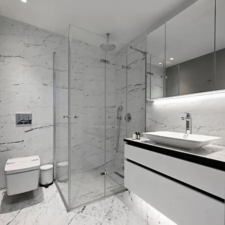 Beautiful Modern 1bd Views W Poolgym! #223 *