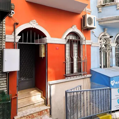 Triplex In Taksim Square With 3 Bedroom *