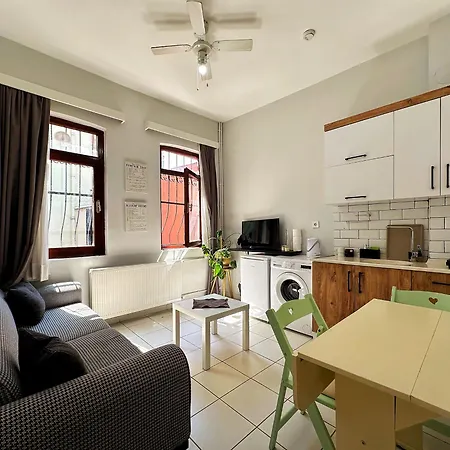 Triplex In Taksim Square With 3 Bedroom *