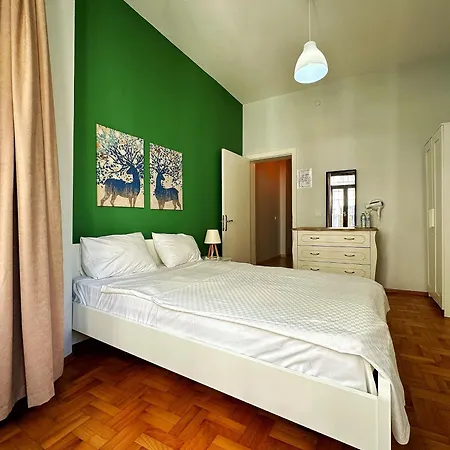 Triplex In Taksim Square With 3 Bedroom *
