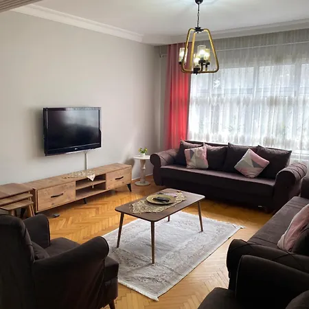 Tramvaya Yakin, Merkezi,2bd,asansoerlue,uecretsiz Otoparkli,3 Klimali Apartment *