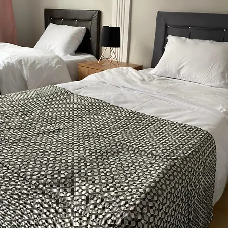 Apartment Tramvaya Yakin, Merkezi,2bd,asansoerlue,uecretsiz Otoparkli,3 Klimali Istanbul