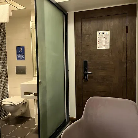 Pandora Hotel 3*