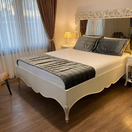Pandora Hotel 3*