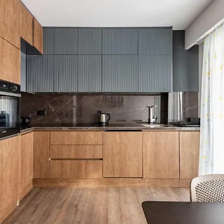 Duplex Penthouse Wparking 3bd2bath Views! #340 Apartament