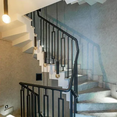 Charming Bright New 2bd1bath Wparking!#339 Apartment