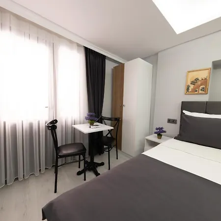 Aya Langa Aparthotel