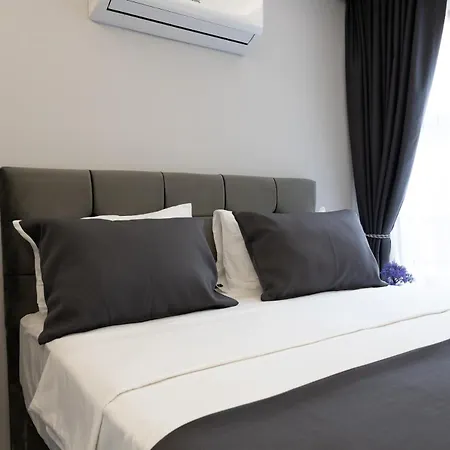 Aya Langa Aparthotel